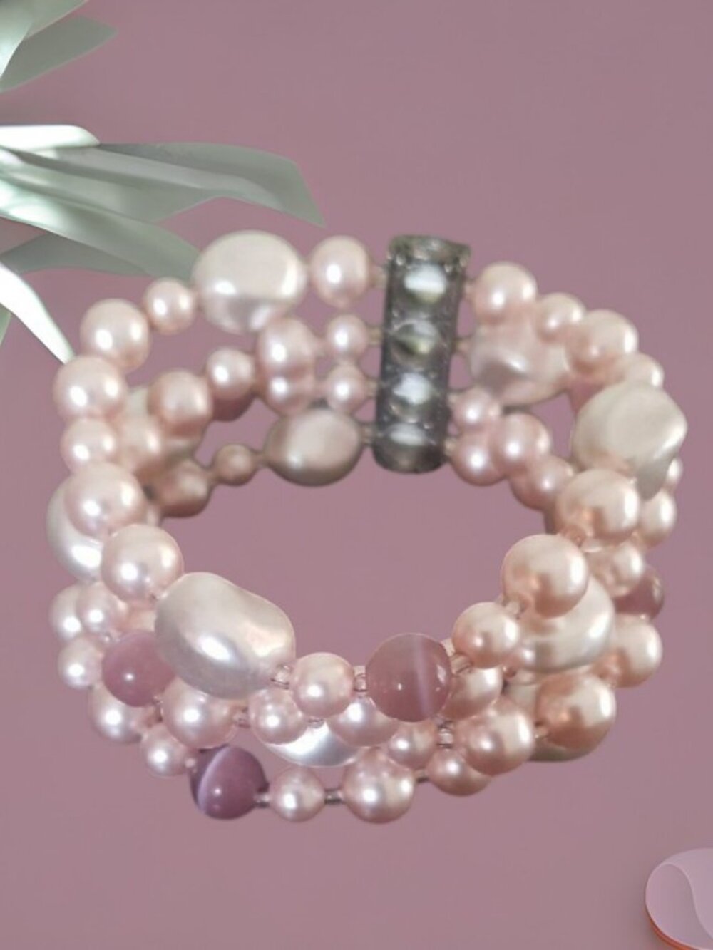 Natural 4 Row Freshwater Pearl Stretch Bracelet w/Lavendar Crystal Accent ✨NWOT✨ - Picture 3 of 8